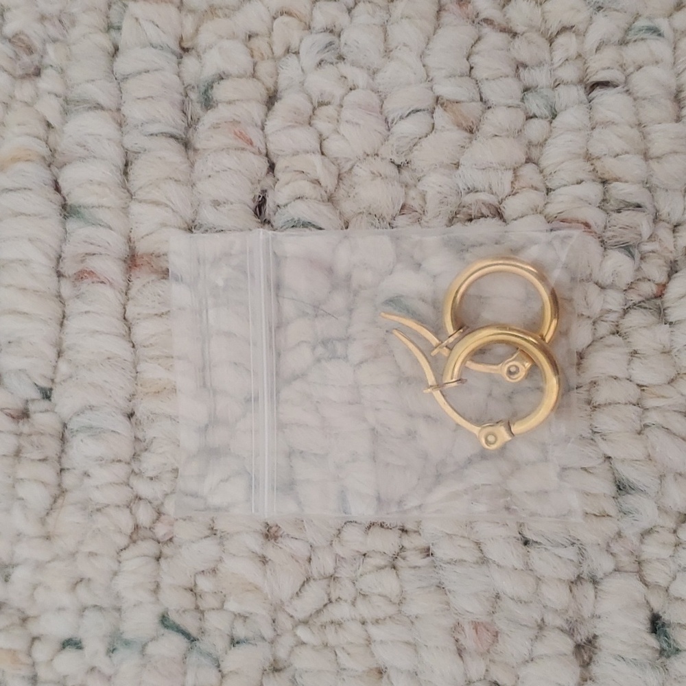 amazon small gold hoops
